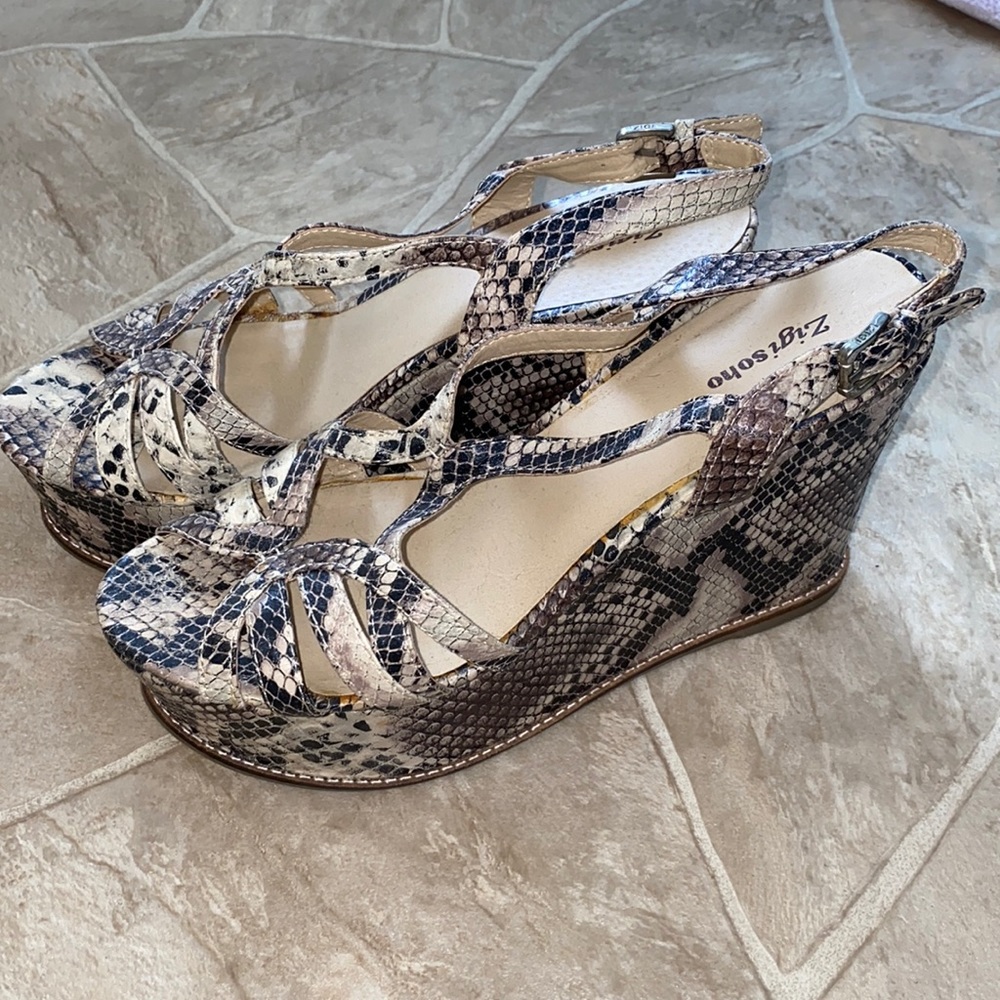 Zigi soho snake skin print wedge, size 8.5